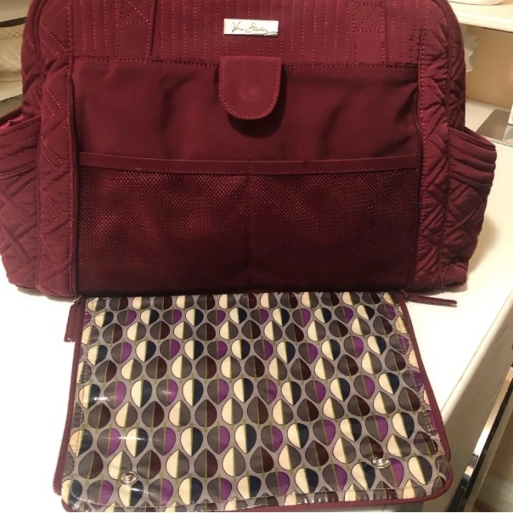 VERA BRADLEY BURGANDY DIPERBAG